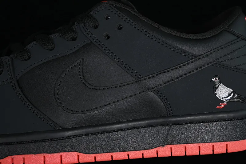 All categories Nk SB Dunk Series Nk SB Dunk Low Low-top sneakers K version Black Pigeon x Nk SB Dunk low Trd QS Black Pigeon Retro low-top versatile casual sports skateboard shoes 883232-008